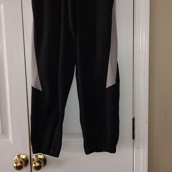 Nike Performance black and gray cuffed pants Sz S (8-10) - Picture 2 of 8